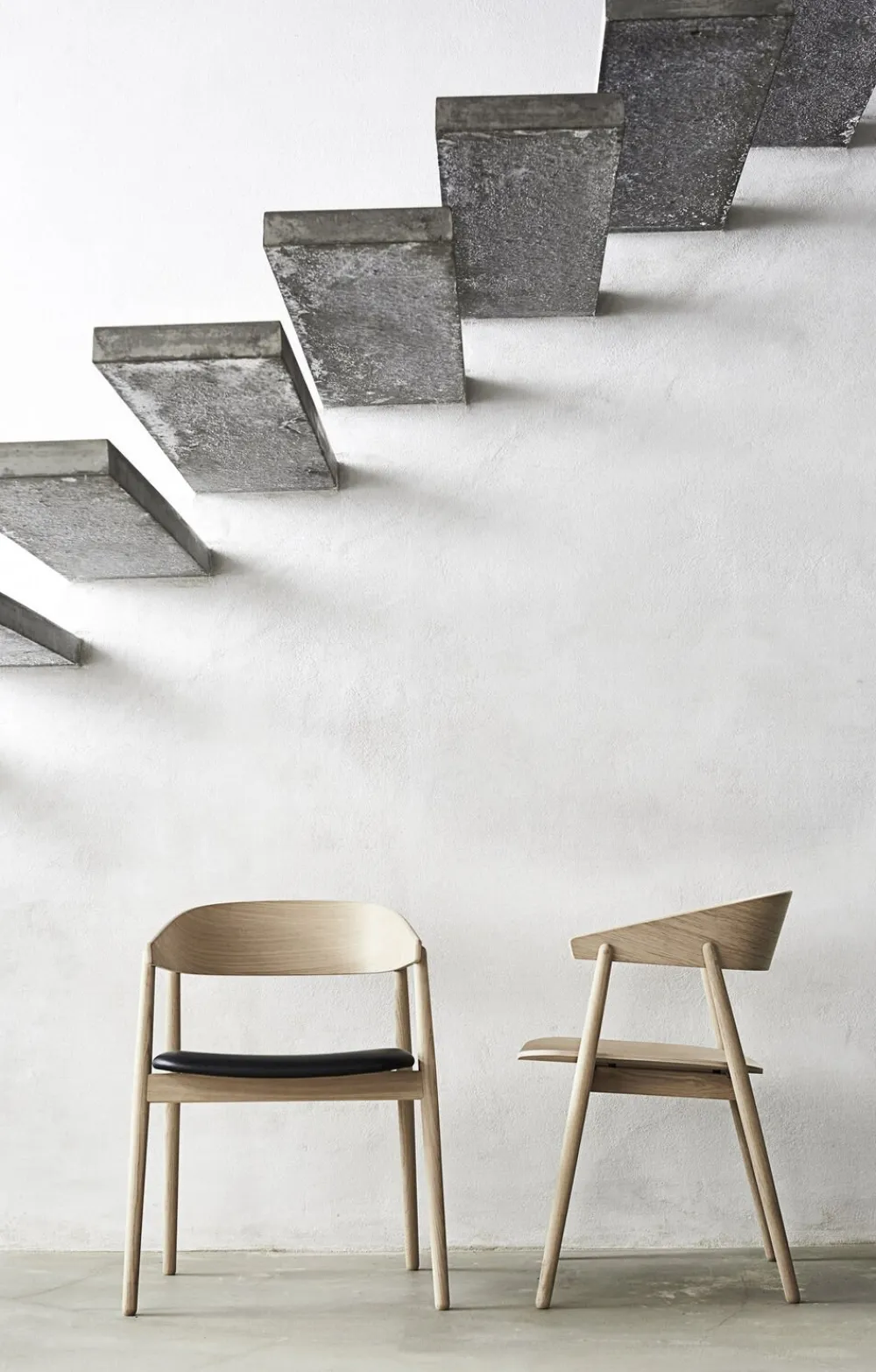 Andersen - Furniture Møbler<AC2 armchair Oak white pigm. lacquer veneer seat