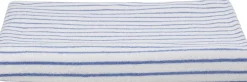 Magasin du Nord Collection Håndklæder<Beach towel 100x180cm smal strib lyseblå GOTS