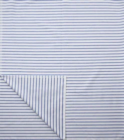 Magasin du Nord Collection Håndklæder<Beach towel 100x180cm smal strib lyseblå GOTS