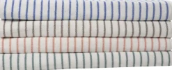 Magasin du Nord Collection Håndklæder<Beach towel 100x180cm smal strib lyseblå GOTS