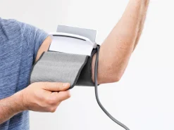 Beurer Elektronik<Blodtryksmåler easyClip til overarmen BM 51