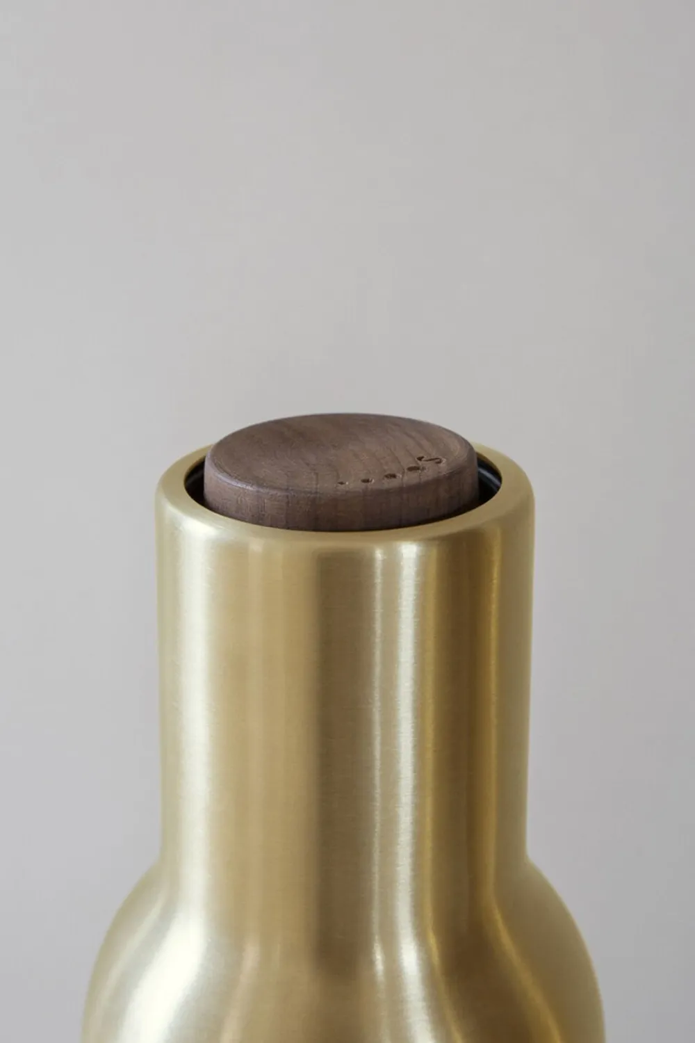 Audo Copenhagen Køkkenartikler<Bottle Grinder, Brushed Brass, Waln