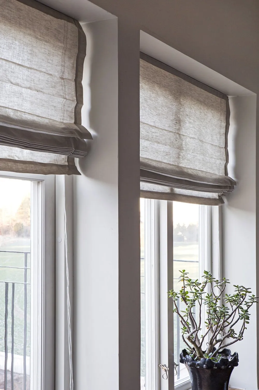 Himla Gardiner<Ebba Roman Blind
