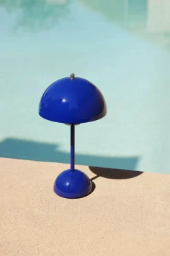 &Tradition Bordlamper|Trådløse Lamper<Flowerpot Portable Lamp VP9, , Magnetic Charger Cobalt blue