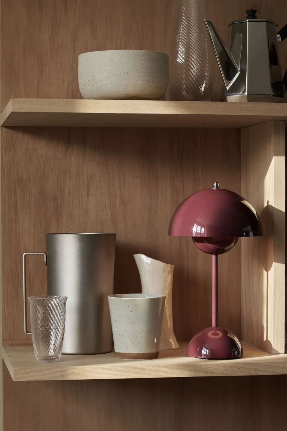 &Tradition Bordlamper|Trådløse Lamper<Flowerpot Portable Lamp VP9, Magnetic Charger Dark plum