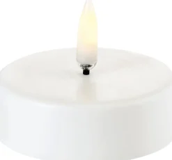 Uyuni Lys & Lysestager|Elektriske Julelys<LED Maxi Tealight (2xAAA) - Nordic White - 6,1 x 2,2 cm