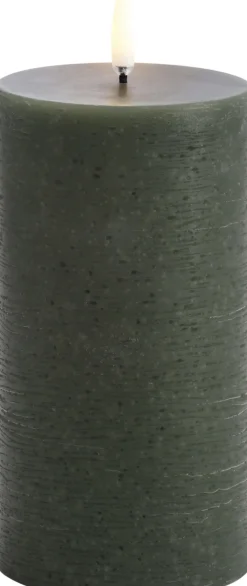 Uyuni Lys & Lysestager|Elektriske Julelys<LED pillar candle, Olive green, Rustic, 7,8 x 15,2 cm 4/24