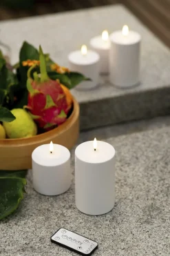 Uyuni Lys & Lysestager|Elektriske Julelys<LED Taper Candle - twin pack - Nordic White - 2,3 x 20 cm