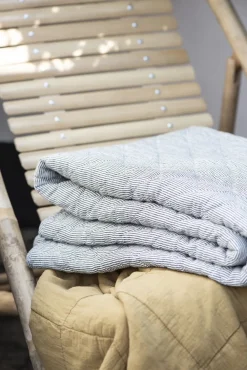 Ib Laursen Plaider<Quilt mælkedrengestriber Hvid/m&oslash;rkegrå striber
