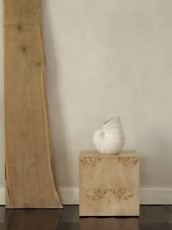 Ferm Living Vaser & Urtepotteskjulere<Shell Vase - Off-white