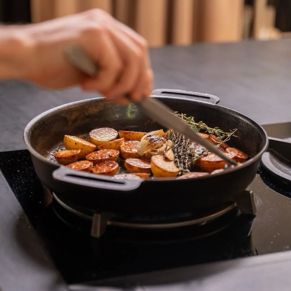 Gastrotools Gryder & Pander<Stegepande – Carbonstål – Dobbelthåndtag