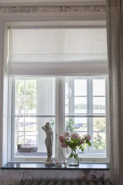 Himla Gardiner<Sunday ROMAN BLIND Chalk