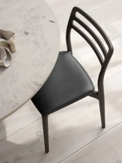Vipp Møbler<481 Cabin chair, Dark oak w/black leather