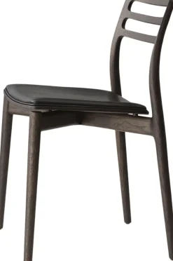 Vipp Møbler<481 Cabin chair, Dark oak w/black leather