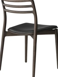 Vipp Møbler<481 Cabin chair, Dark oak w/black leather